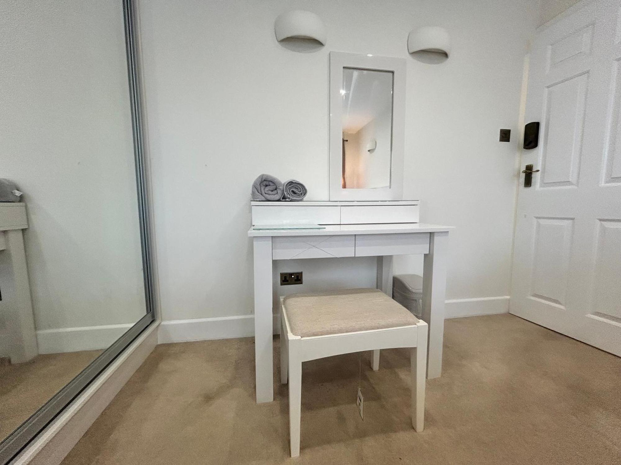Hotel Beaconsfield House, Modern, Recently Refurbished, Self Check-In, Near Luton Airport Exterior foto